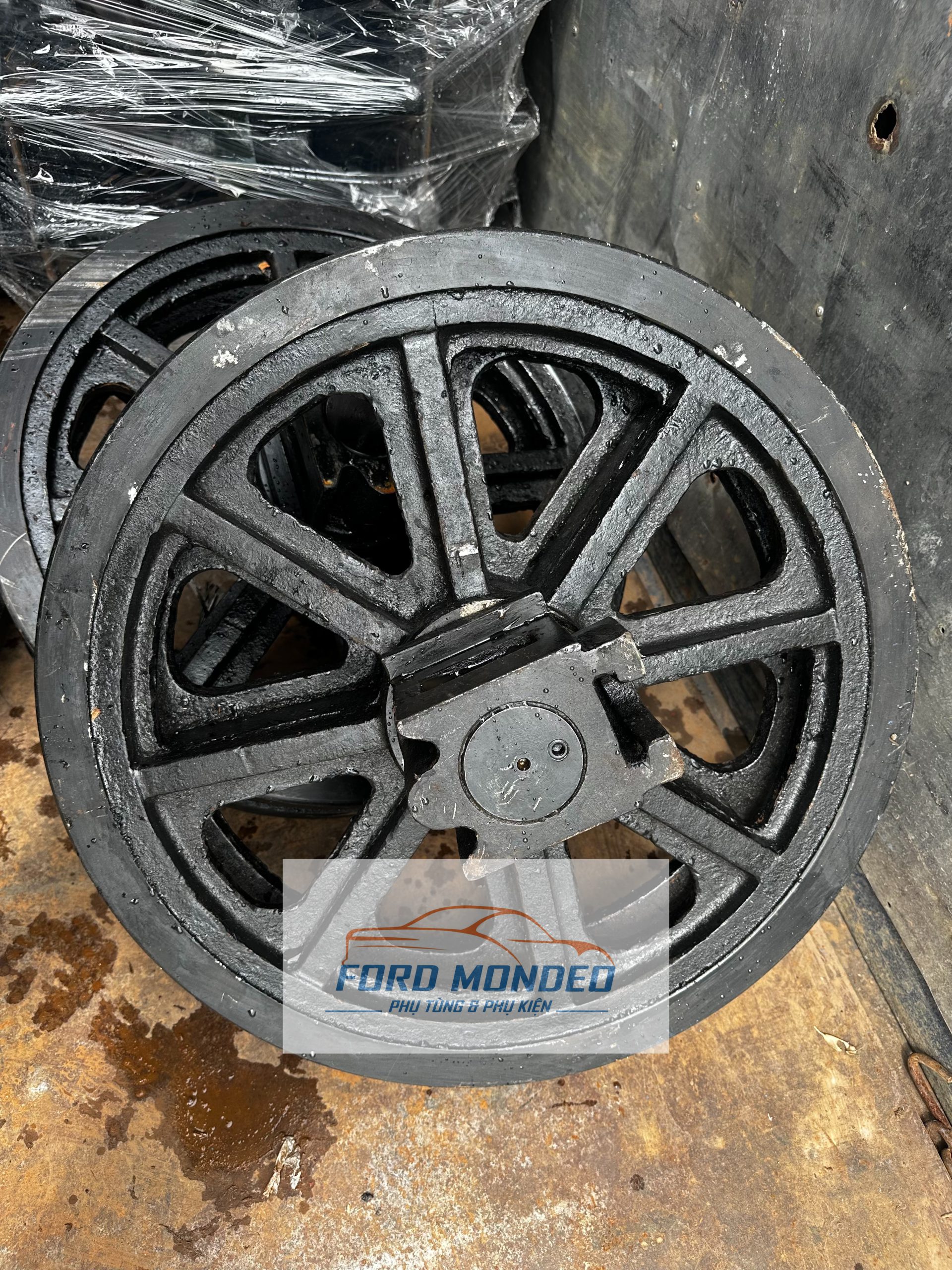 Bánh dẫn hướng Kh100
